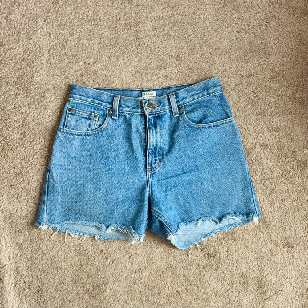 L.L.Bean Women’s Blue Denim Cut-Off Shorts – Size‎ 6